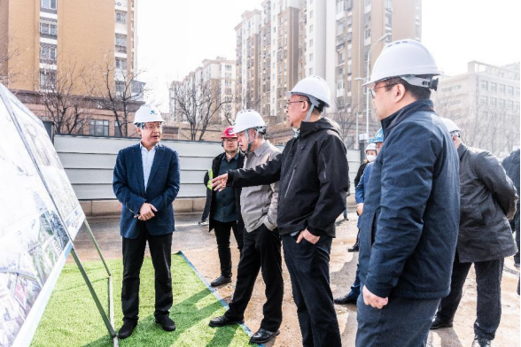 搶進度 保質量 抓機遇 促發(fā)展  —集團公司黨委書記、董事長王元斌一行蒞臨城市更新公司調研指導工作